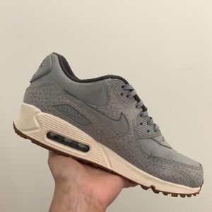 New NIKE air max 1, gray with gum sole